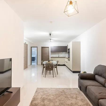 Lejlighed Charming 2br W/maltese Balcony Off The Promenade By 360 Estates *