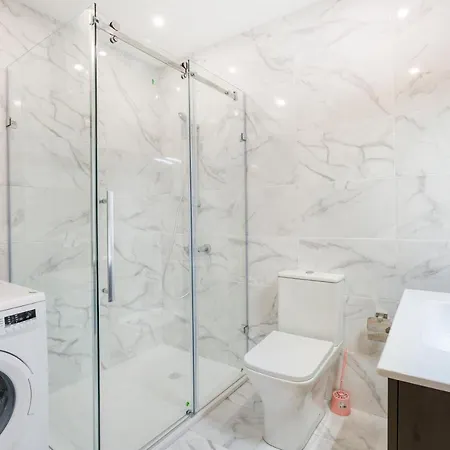 Charming 2br W/maltese Balcony Off The Promenade By 360 Estates *
