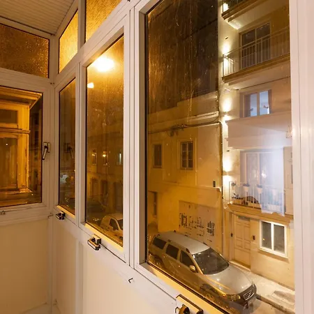 Charming 2br W/maltese Balcony Off The Promenade By 360 Estates דירה
